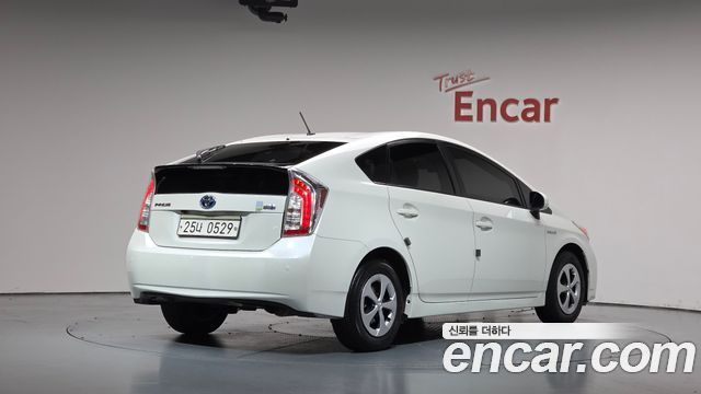 Toyota Prius из Кореи Encar
