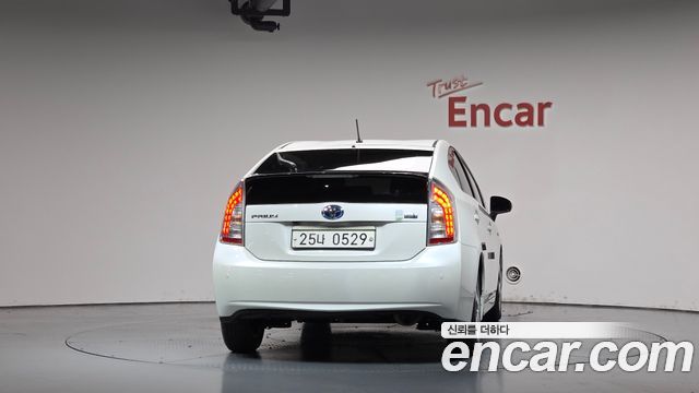 Toyota Prius из Кореи Encar