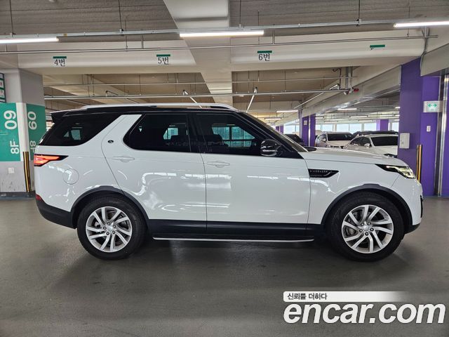 Land Rover Discovery 3.0 SD6 HSE — пробег 26 000 км — фото 3 из 5