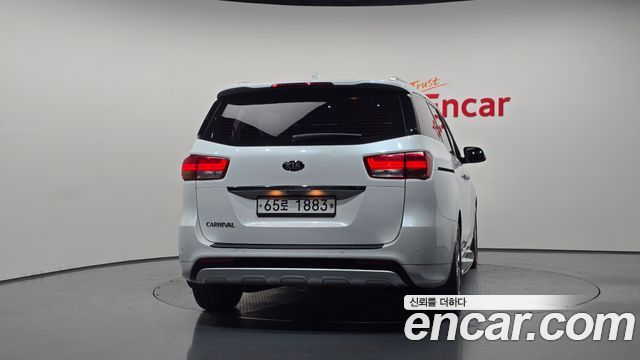 Kia Carnival из Кореи Encar