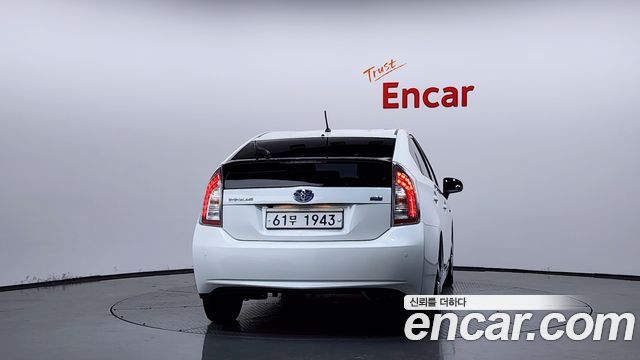 Toyota Prius из Кореи Encar
