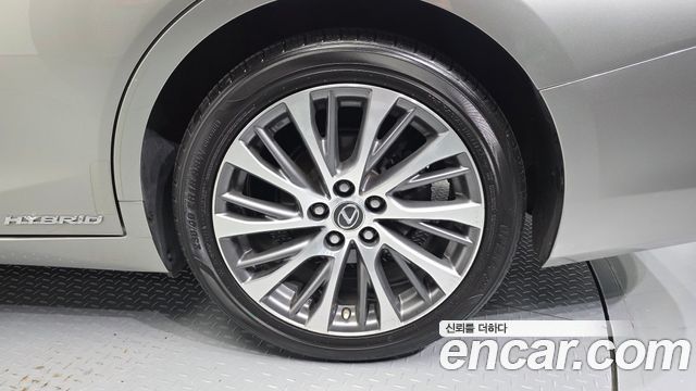 Lexus ES Luxury — пробег 88 475 км — фото 5 из 5