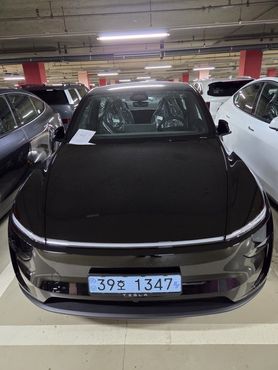 Tesla Model Y Premium RWD — пробег 9 км — фото 1 из 5
