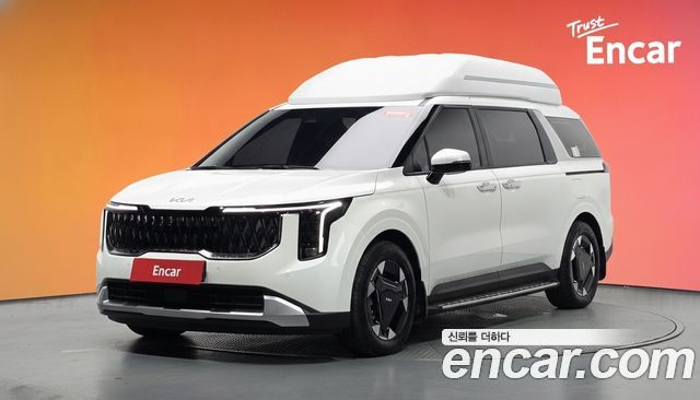 Kia Carnival HEV 9-Seater Hi-Limousine (Special vehicle) — пробег 11 135 км — фото 1 из 5