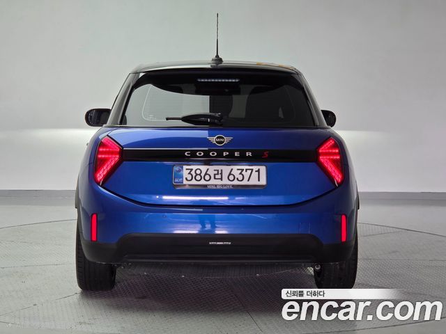 Mini Cooper 5 Door Favoured — пробег 9 858 км — фото 4 из 5