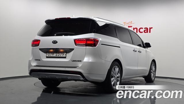 Kia Carnival 7-seater Limousine VIP — пробег 153 684 км — фото 2 из 5