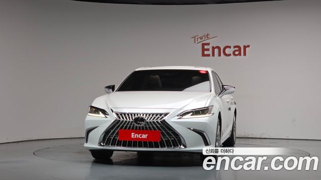 Lexus ES Luxury Plus — пробег 22 844 км — фото 3 из 5