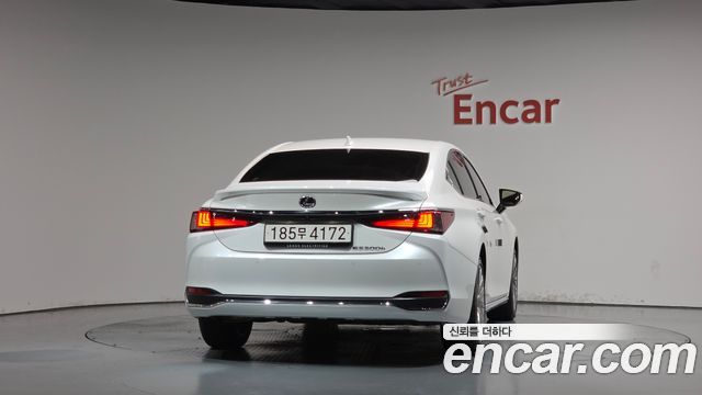 Lexus ES Luxury Plus — пробег 22 844 км — фото 4 из 5