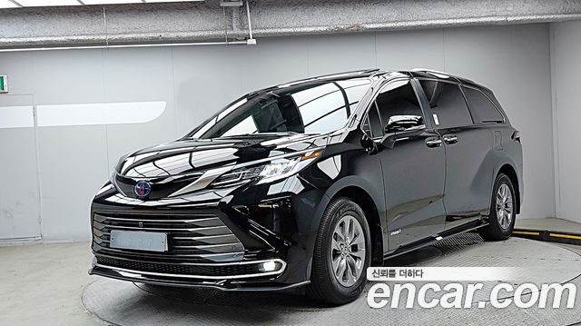 Toyota Sienna 2.5 Hybrid AWD — пробег 31 345 км — фото 1 из 5