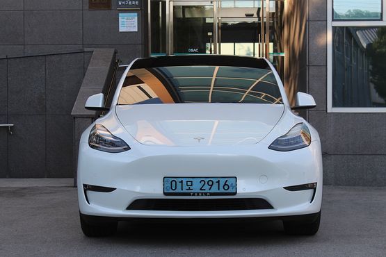 Tesla Model Y Premium Long Range AWD — пробег 149 800 км — фото 2 из 5