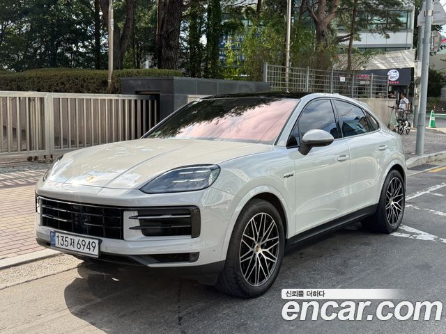Porsche Cayenne 3.0 E-Hybrid Coupe — пробег 22 900 км — фото 2 из 5