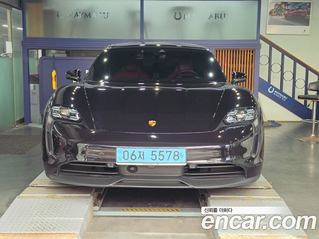 Porsche Taycan Base — пробег 45 990 км — фото 3 из 5