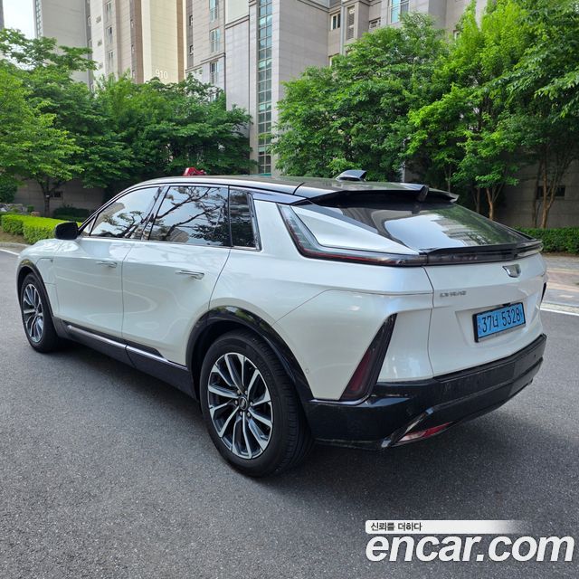 Cadillac Lyriq Sport — пробег 48 000 км — фото 5 из 5