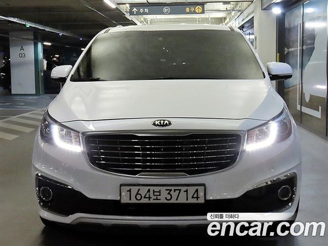 Kia Carnival 9-Seater Noblesse Special — пробег 179 912 км — фото 2 из 5