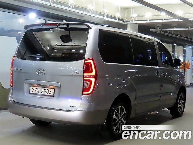 Hyundai Starex 4WD Urban 9-Seater Exclusive — пробег 77 917 км — фото 4 из 5
