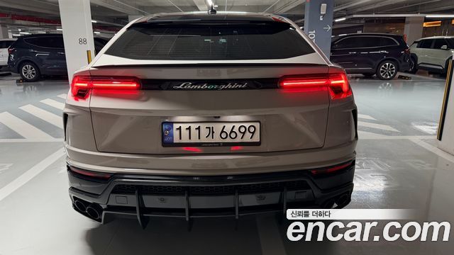 Lamborghini Urus из Кореи Encar