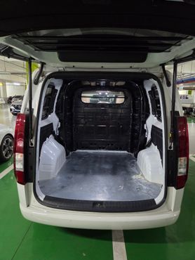 Hyundai Staria HEV 1.6 Cargo 5-Seater Modern — пробег 28 800 км — фото 5 из 5