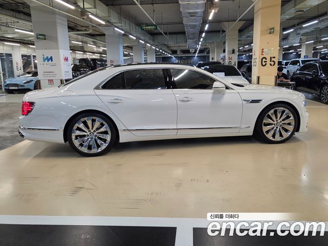 Bentley Flying Spur 4.0 — пробег 28 500 км — фото 4 из 5