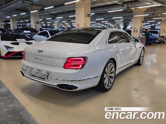Bentley Flying Spur 4.0 — пробег 28 500 км — фото 5 из 5