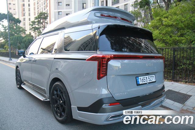 Kia Carnival HEV 9-Seater Hi-Limousine (Special vehicle) — пробег 8 500 км — фото 2 из 5