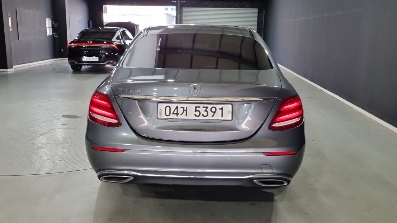 Mercedes-Benz E-Class из Кореи Encar