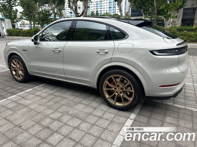 Porsche Cayenne 3.0 S E-Hybrid Coupe — пробег 26 000 км — фото 3 из 5