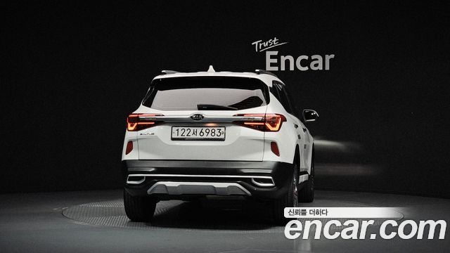 Kia Seltos из Кореи Encar