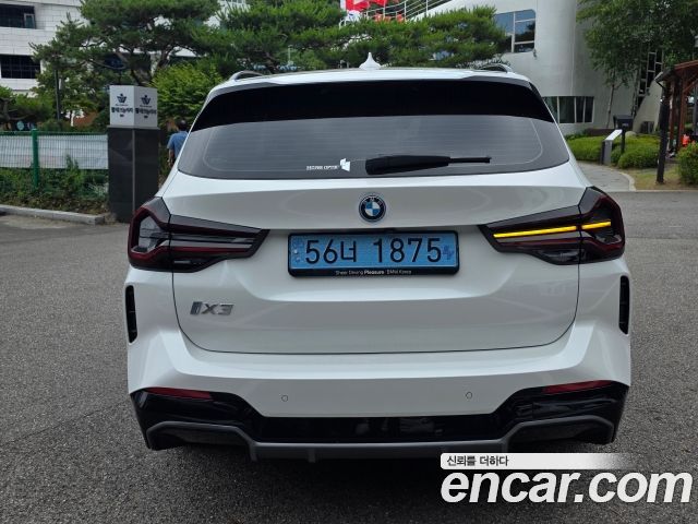 BMW iX3 M Sports — пробег 37 650 км — фото 4 из 5