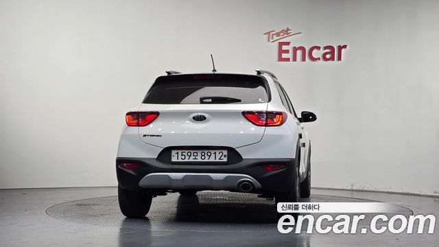 Kia Stonic из Кореи Encar
