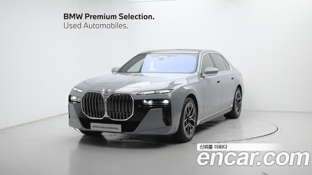 BMW 7-Series 740i xDrive M Sport — пробег 4 719 км — фото 1 из 5