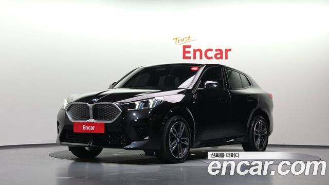 BMW iX2 eDrive 20 M Sport — пробег 22 139 км — фото 1 из 5