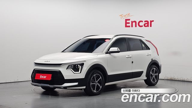 Kia Niro Prestige — пробег 30 381 км — фото 1 из 5
