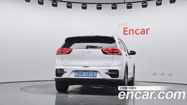 Kia Niro Prestige — пробег 129 849 км — фото 4 из 5