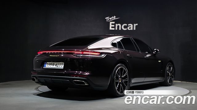 Porsche Panamera 2.9 AWD E-Hybrid — пробег 8 309 км — фото 2 из 5