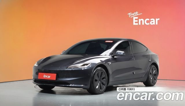 Tesla Model 3 Premium Long Range RWD — пробег 7 929 км — фото 1 из 5