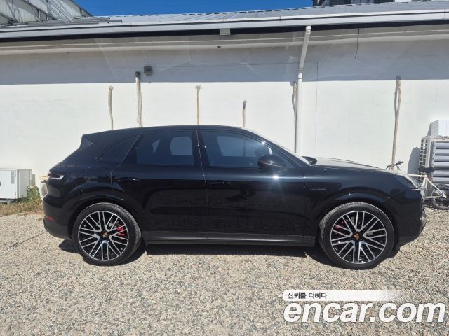 Porsche Cayenne 3.0 S E-Hybrid — пробег 32 236 км — фото 2 из 5