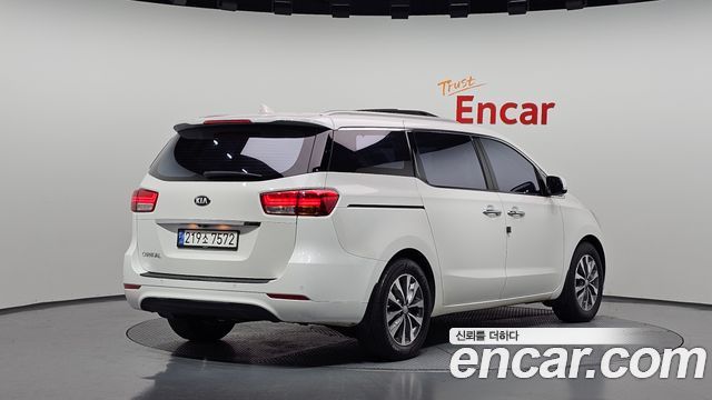 Kia Carnival из Кореи Encar