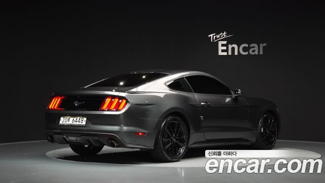 Ford Mustang Coupe — пробег 80 763 км — фото 2 из 5