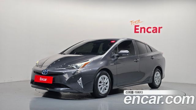 Toyota Prius 1.8 E — пробег 109 595 км — фото 1 из 5