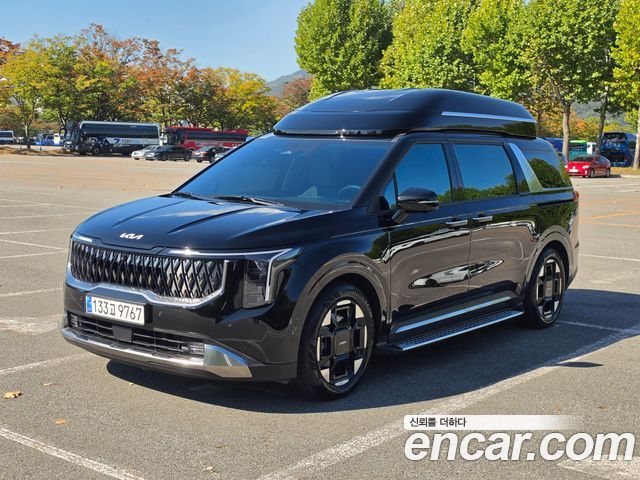 Kia Carnival Diesel 9-Seater Hi Limousine Signature — пробег 35 000 км — фото 1 из 5