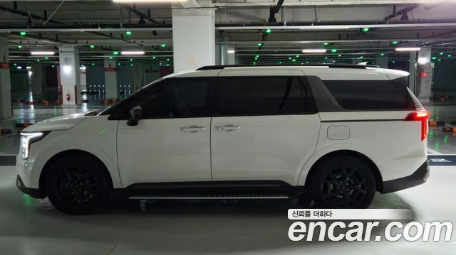 Kia Carnival Gasoline 7 Seater X Line — пробег 9 500 км — фото 3 из 5