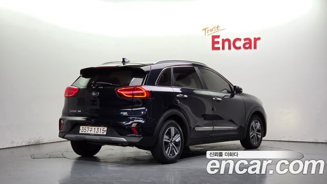 Kia Niro 1.6 HEV Prestige — пробег 114 801 км — фото 2 из 5