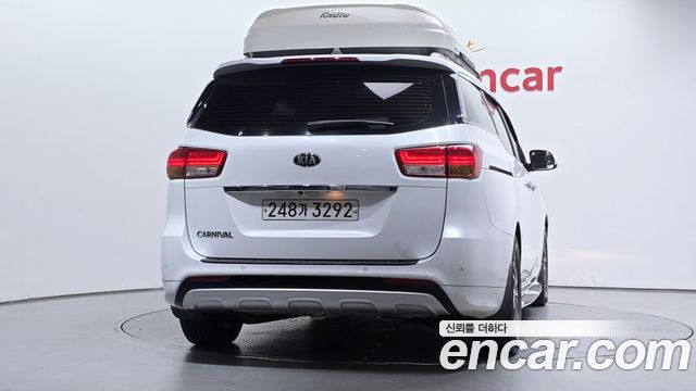 Kia Carnival 9-seater Luxury — пробег 204 969 км — фото 4 из 5