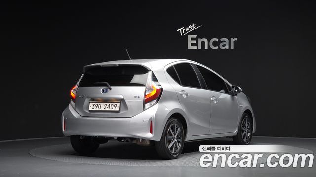 Toyota Prius 1.5 — пробег 92 700 км — фото 2 из 5