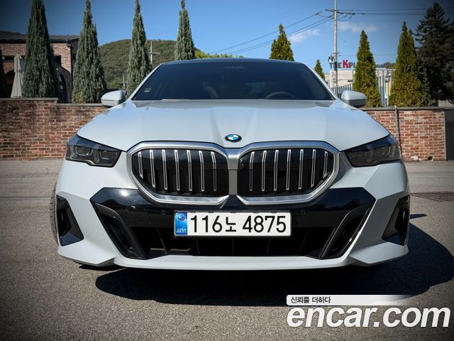 BMW 5-Series 523d xDrive M Sport — пробег 5 000 км — фото 2 из 5