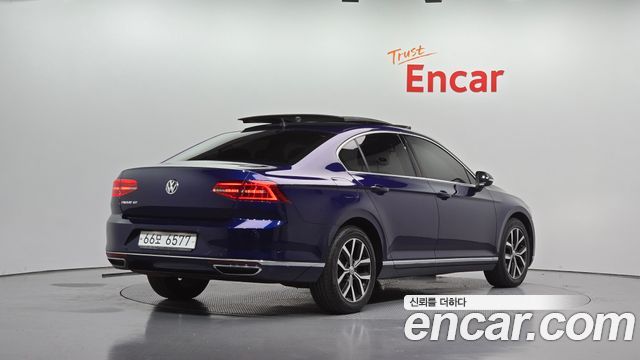 Volkswagen Passat 2.0 TDI Premium — пробег 156 424 км — фото 2 из 5
