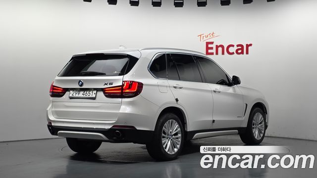 BMW X5 xDrive 30d — пробег 172 736 км — фото 2 из 5
