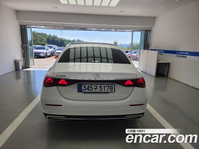 Mercedes-Benz E-Class E200 Avantgarde — пробег 29 000 км — фото 4 из 5
