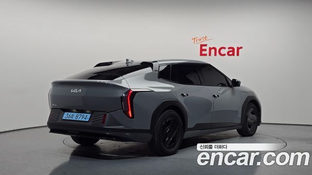 Kia EV4 Standard 2WD Earth — пробег 14 308 км — фото 2 из 5