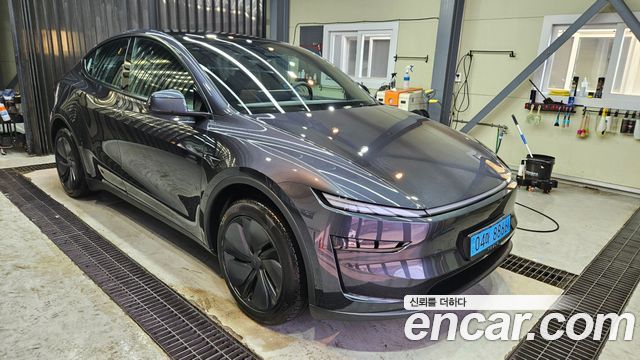 Tesla Model Y Long Range AWD — пробег 11 500 км — фото 1 из 5